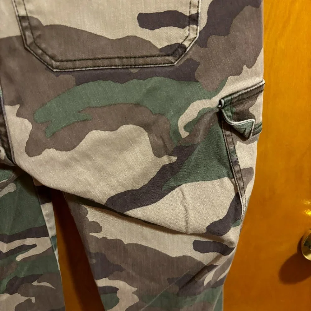 J. Crew Camo High Rise‎ Pants Vintage Straight Cargo Jeans Size Crop Leg Size 25
